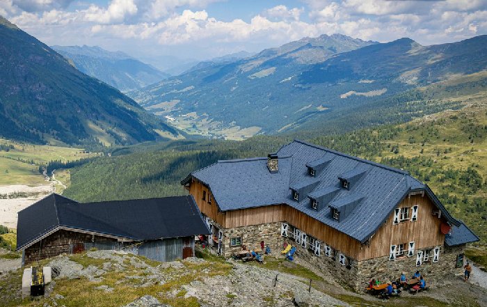 Article Image for Selecting Eco-Conscious and Sustainable Lodging Options